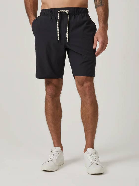 7 Diamonds Core Active Shorts Kolgrå för wholesale av Diamond Apparel Jackets