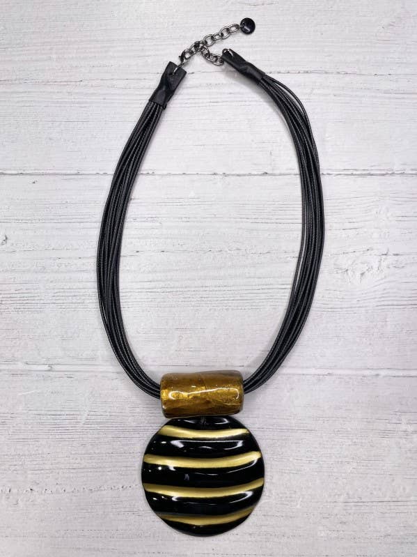 Colar Gargantilha com Pendente de Mostarda Alisha.D de Duas Camadas por atacado de LIOR / ALISHA D