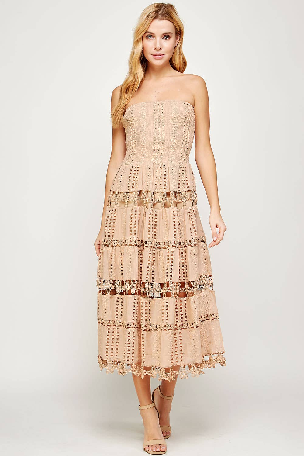 Strut & Bolt - Wholesale Jurk - Dames - Kanten kokerjurk met oogjes74