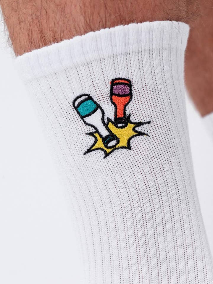 Small Knocker | Calcetines bordados de algodón orgánico para venta al por mayor de Fashion Drinks