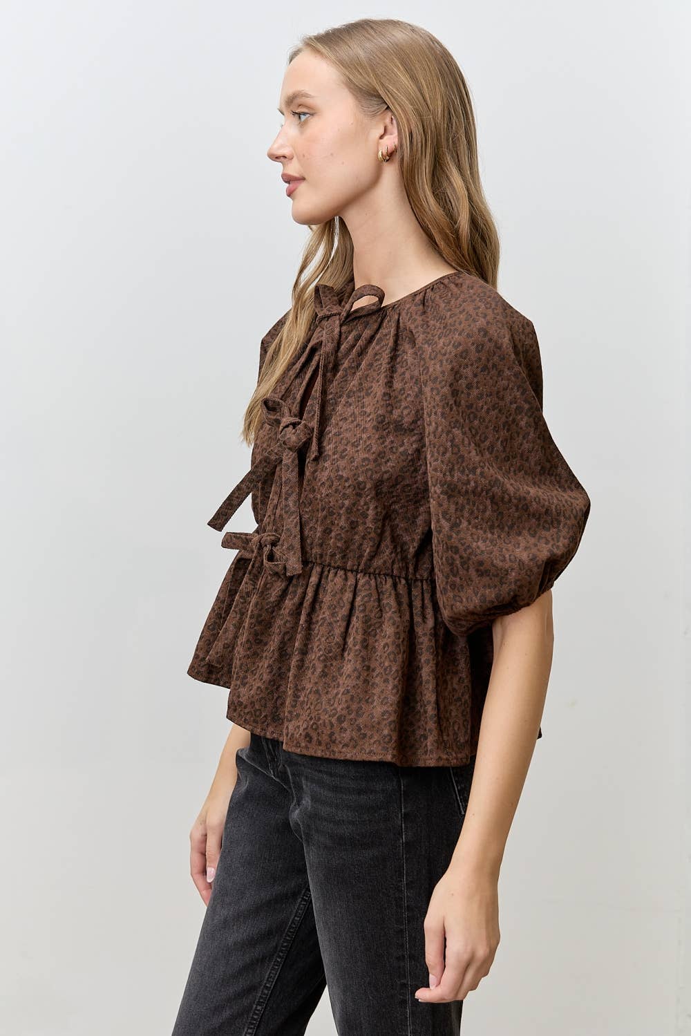 Polagram by Wellmade USA – wholesale Blouse – Women’s – LEOPARD PRINT TOP WITH TIE4