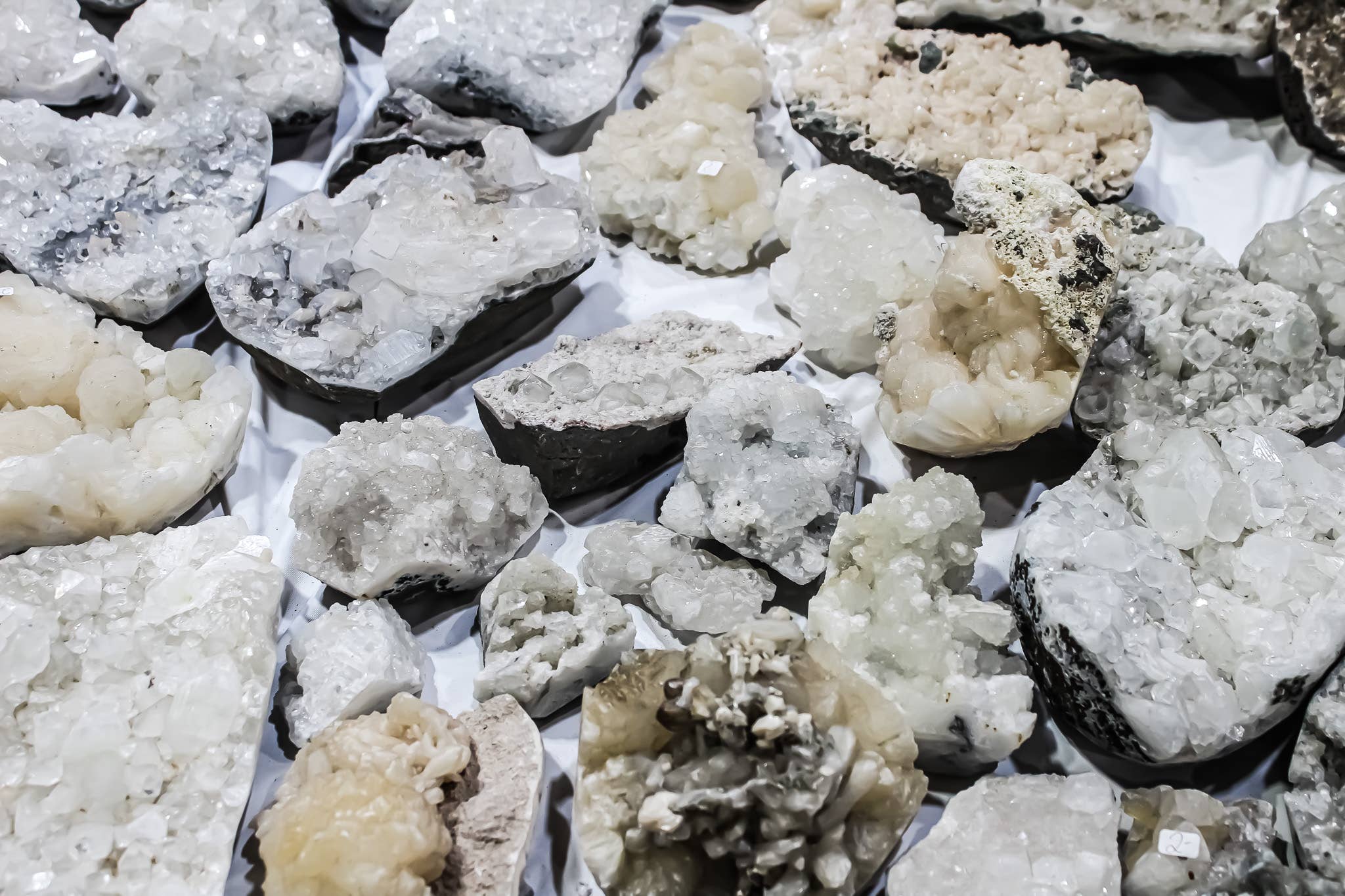 Quasar Gems USA - Wholesale Spiritual Stone/Crystal - Apophyllite, Zeolite, and Stilbite 1kg/2lbs4