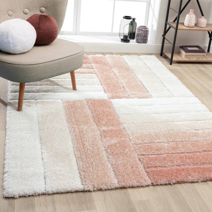 Lantanas 7072 Geometric Shag Rug for wholesale by Luxe Weavers