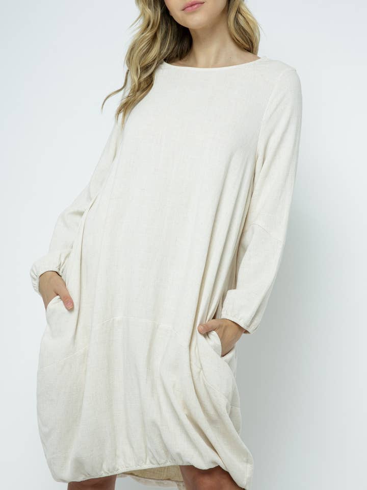 Robe mi-longue en maille délavée sans manches avec cravate sur le devant pour la vente par Bloidy