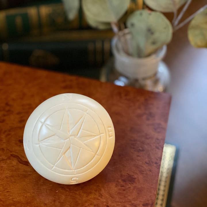 Global Crafts – Engroshandel Bordpynt – Kompas Fedtsten Skulptur, Natursten