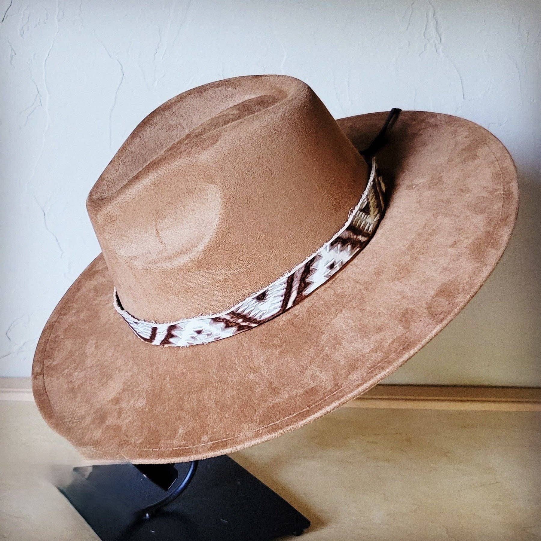The Jewelry Junkie - Venta al por mayor Sombrero fedora - Mujer - Correa dorada de piel estilo western azteca con sombrero bohemio 985e a elección13