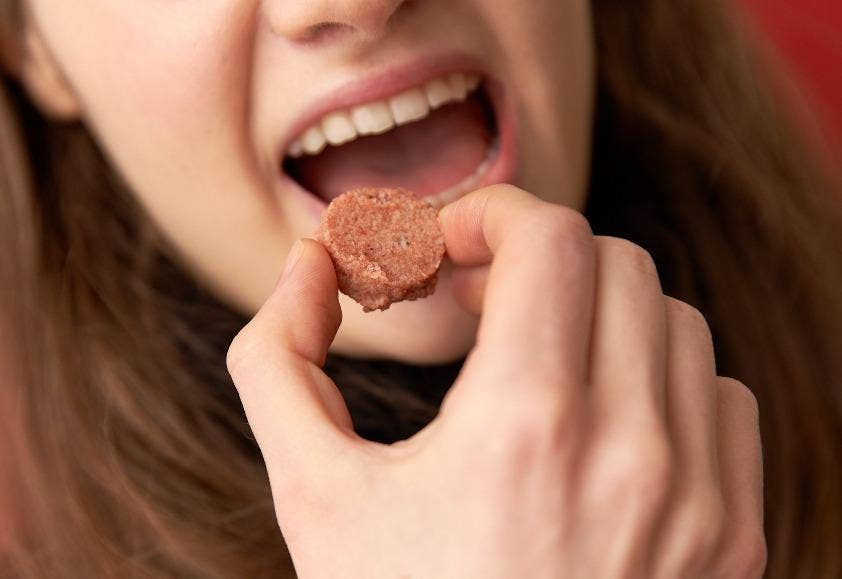 Nourish – wholesale Snack bar – Organic Strawberry Coconut Bites (40g x 10) BITE0021