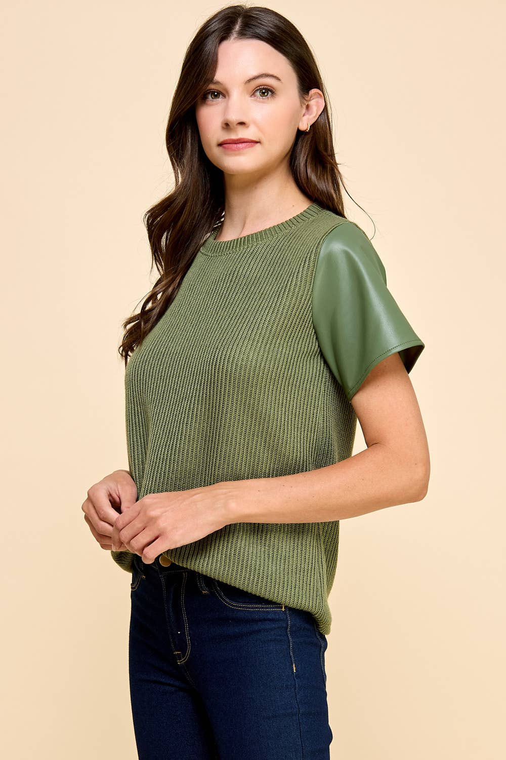 Les Amis – Blusa - Mulher por atacado – Blusa de tricô lisa com mangas curtas em couro sintético3
