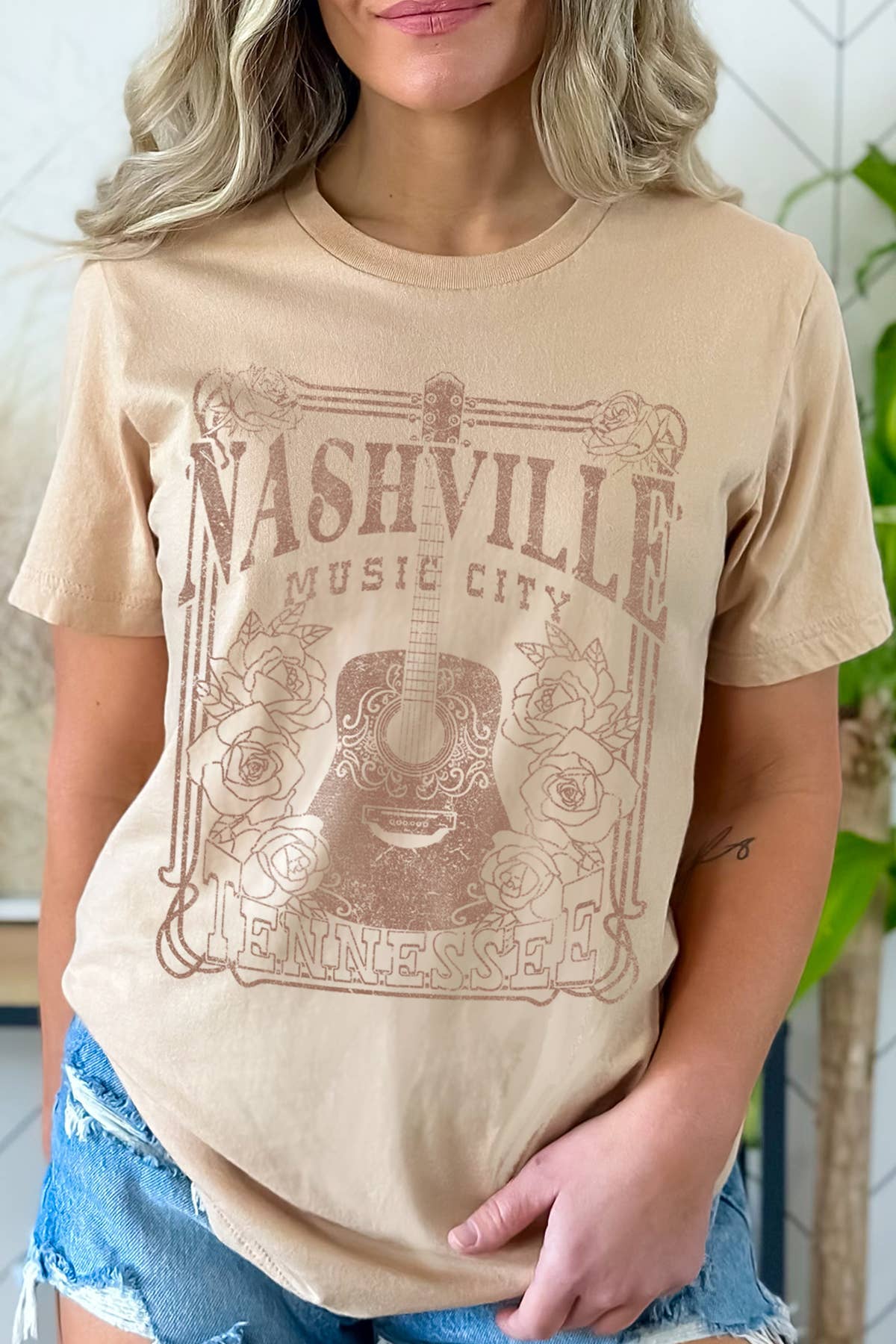 BouTeeQue Closet - Vente T-shirt sérigraphié – femme - T-shirt décontracté en coton « Nashville Music City »13