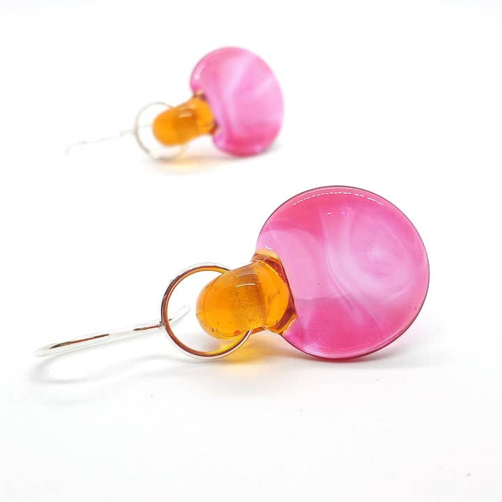 Geo Drop Earrings and other Purchase Wholesale comercio prendas vestir. Free Returns & Net 60 Terms on Faire trending on Faire.