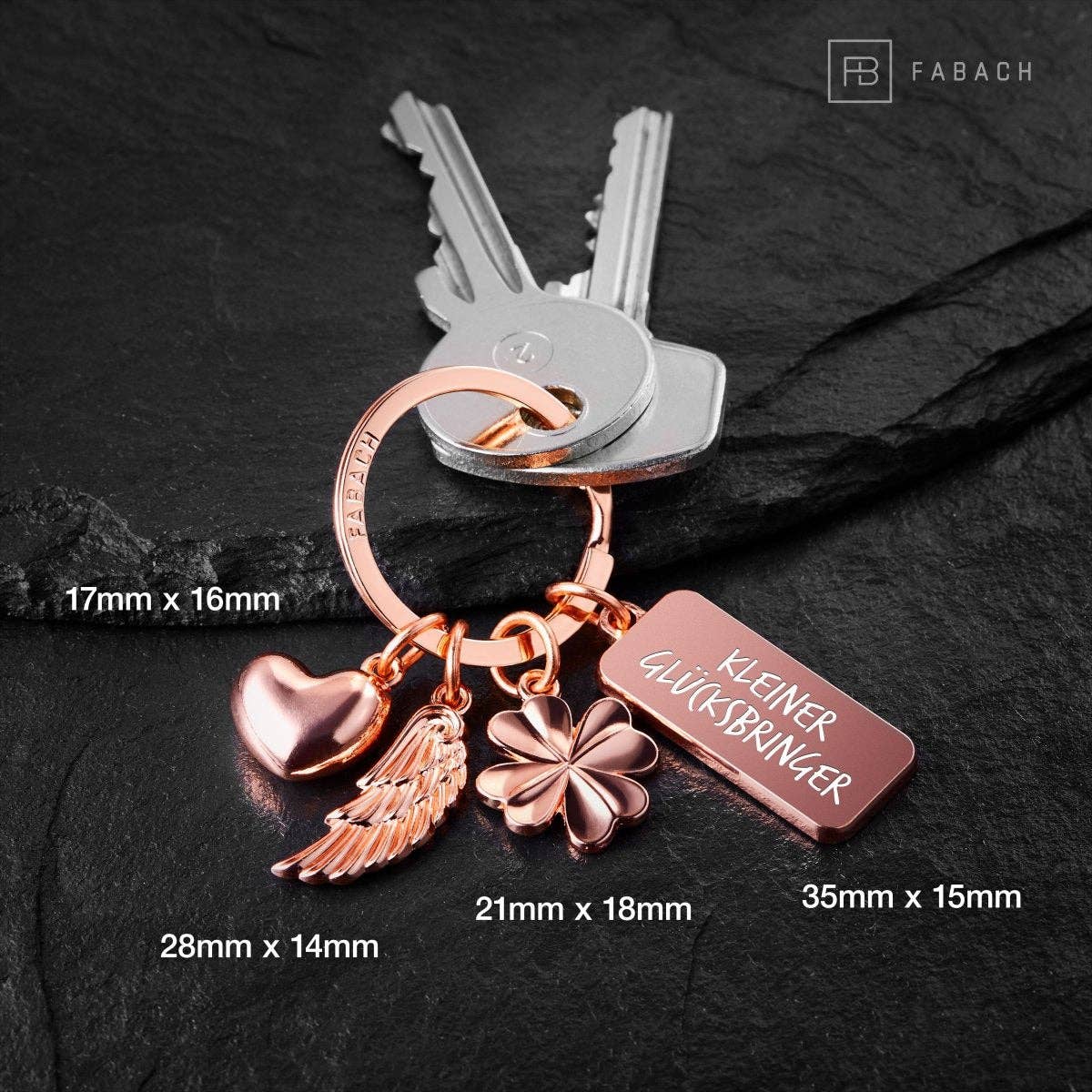 FABACH – Die Schlüsselanhänger-Schmiede – Großhandel Schlüsselanhänger – Unisex – "3 Charms" Schutzengel Schlüsselanhänger - Engel Herz Kleeblatt Glücksbringer mit Botschaft Gravur "Kleiner Glücksbringer"8