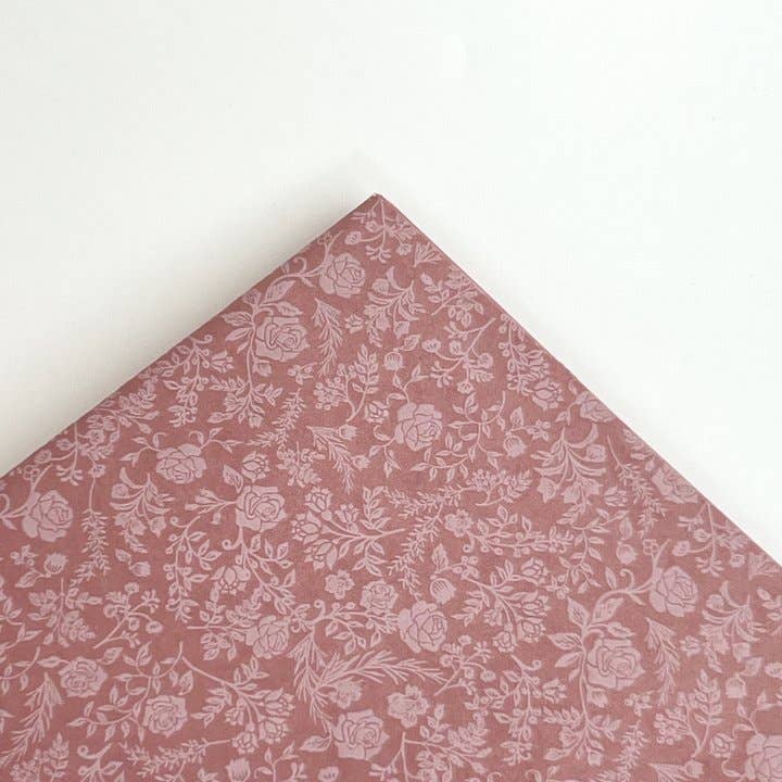 Liberty silkepapir i pink vintage og hvid, 500 ark 62x86 cm for engroshandel hos CHIC&PAPER