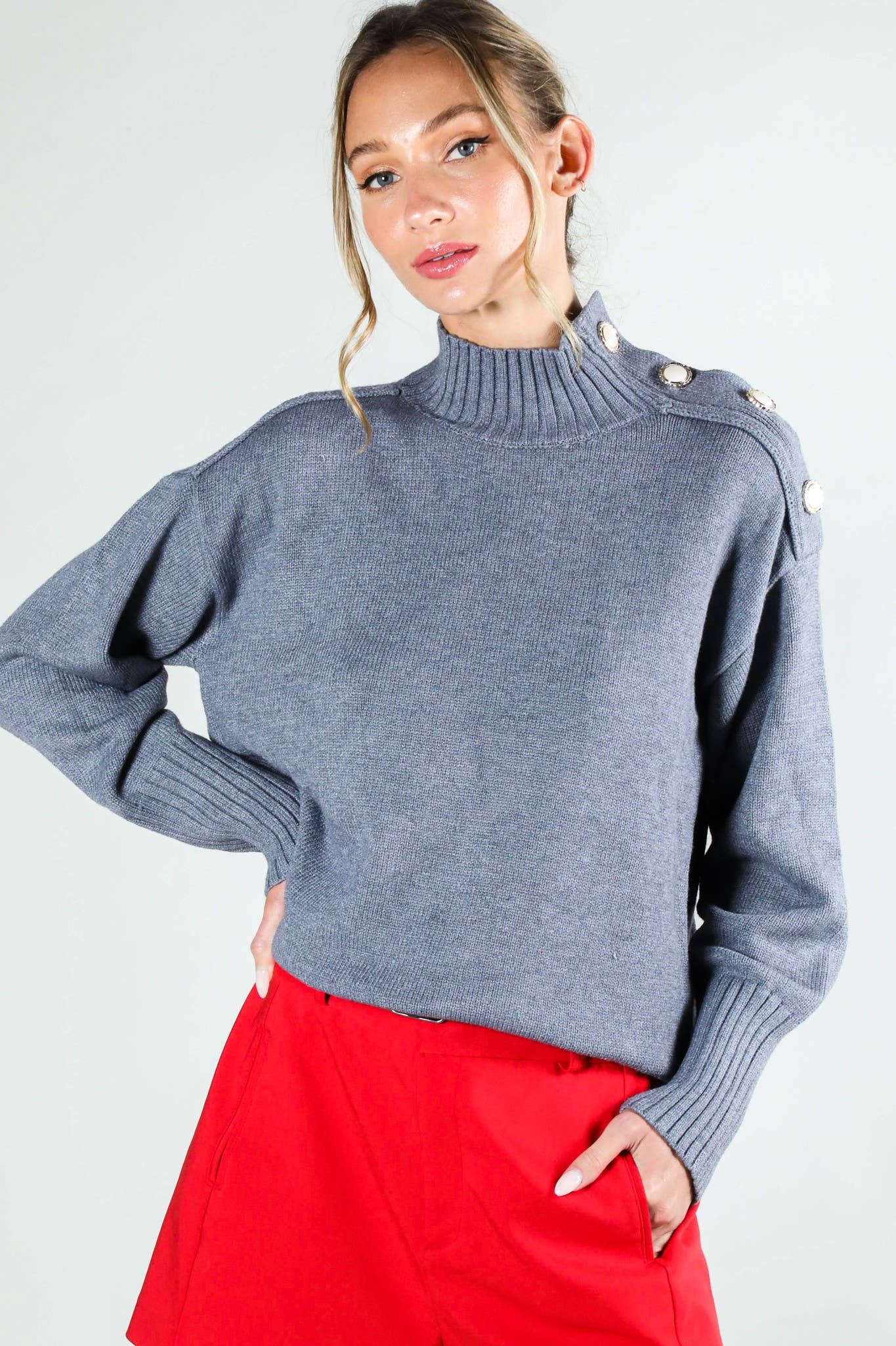 Vine & Love – Pulôver - Mulher por atacado – Camisola de Malha com Gola Alta e Detalhe de Botões VT814660