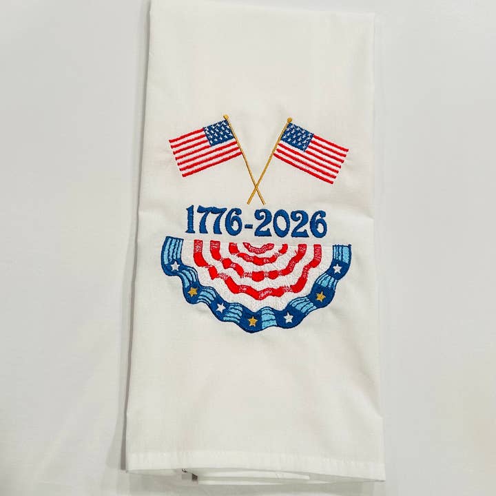 Serviette - Bannière d'Amérique 1776 sur fond blanc pour la vente par Vibrantly Blue