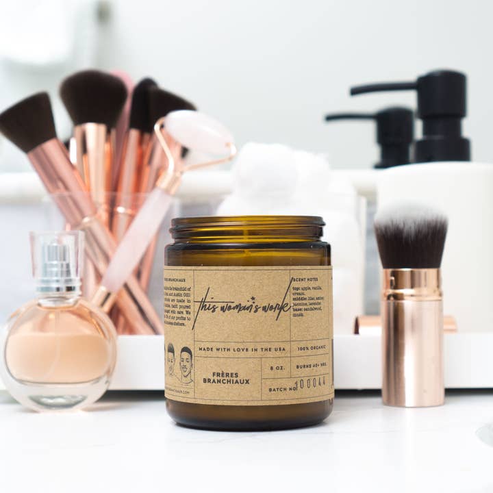 Candela da lavoro di questa donna. per la vendita all'ingrosso da parte di Frères Branchiaux Candle Co.