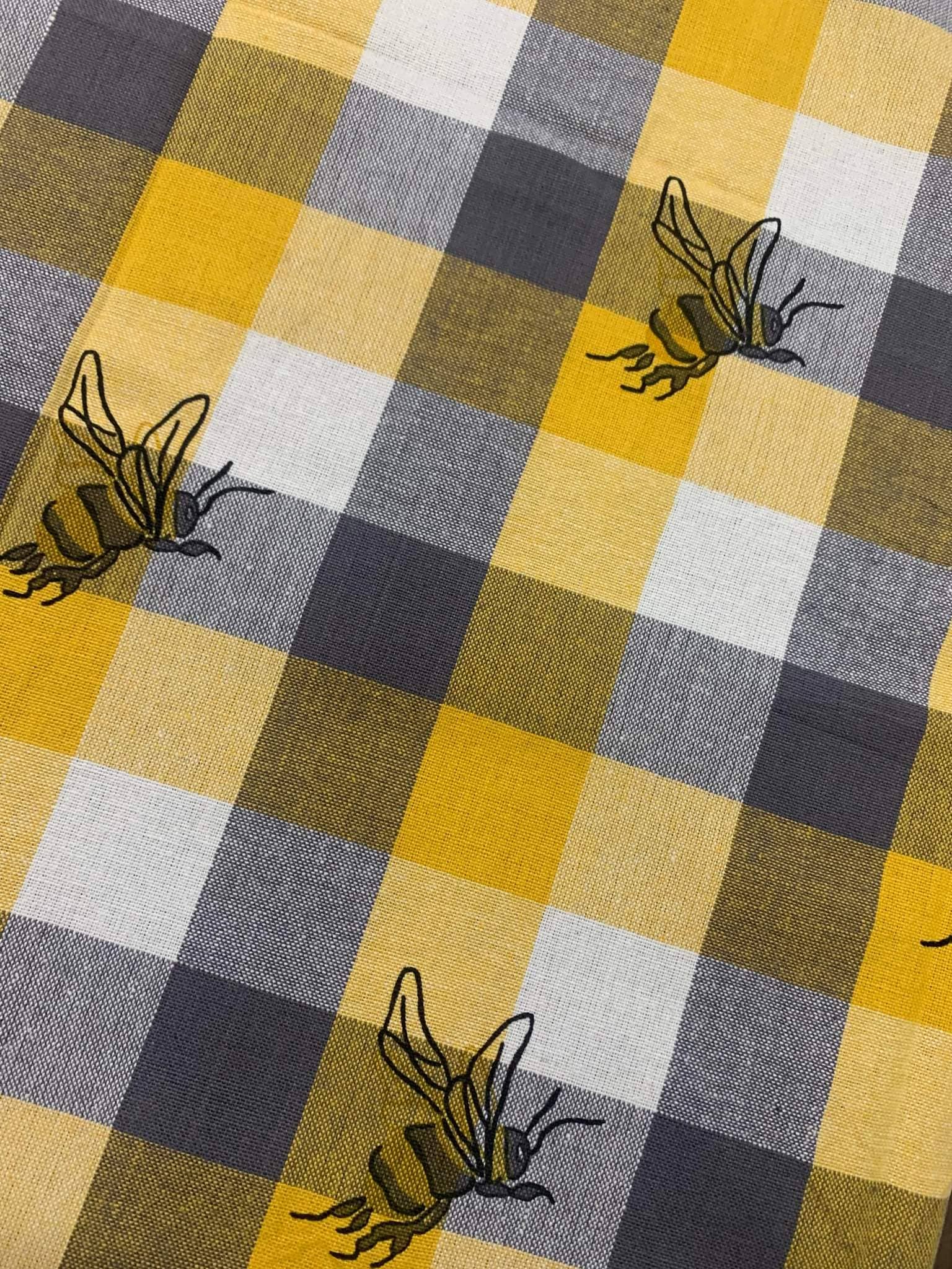 Wholesale Home Decor – Großhandel Tischdecken – Honey Bee Tischdecke, 137 x 137 cm1