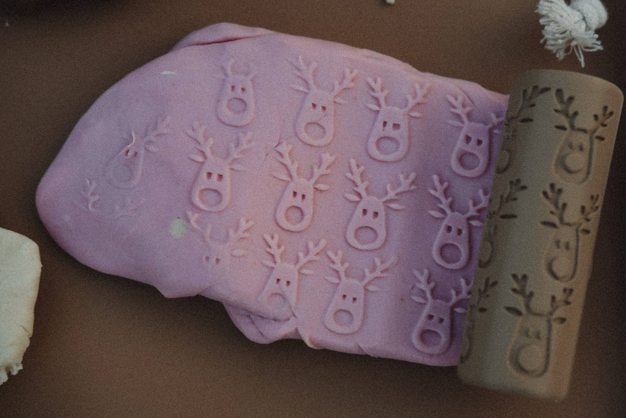 Kinfolk Pantry - Wholesale DIY craft kit – Child - Reindeer Roller - Eco Pattern Playdough Roller3