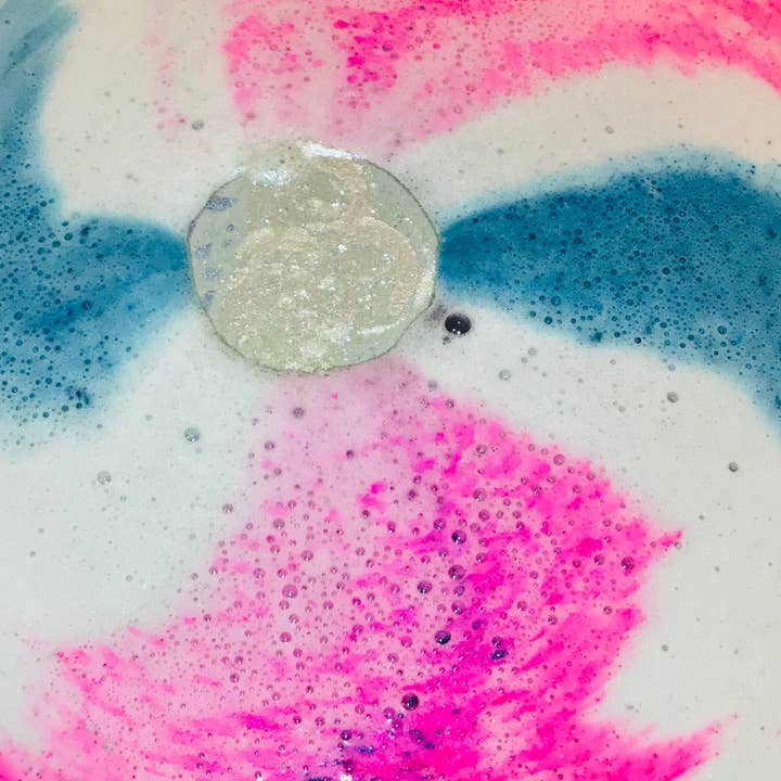 Southern Fleek Bath LLC - Wholesale Bath Bomb/Fizz - Cloudy With A Chance Of Rain Bath Bomb 5oz