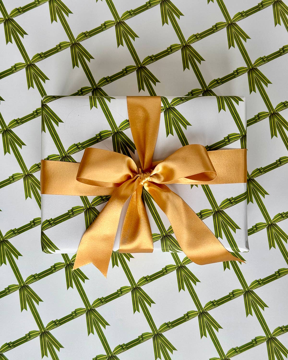 Canonbury Press - Wholesale Wrapping Paper Roll - Green Bow Wrapping Paper