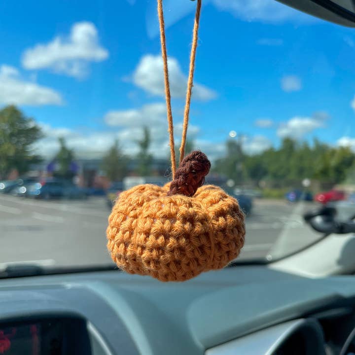 Encanto de Coche de Calabaza de Ganchillo | Halloween para venta al por mayor de Yarn under