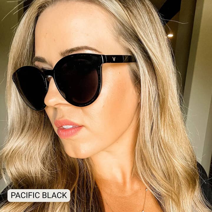 DAX Eyewear - Wholesale Sunglasses - Women's - Pacific - Women's Polarized Oversized Horn Sunglasses6