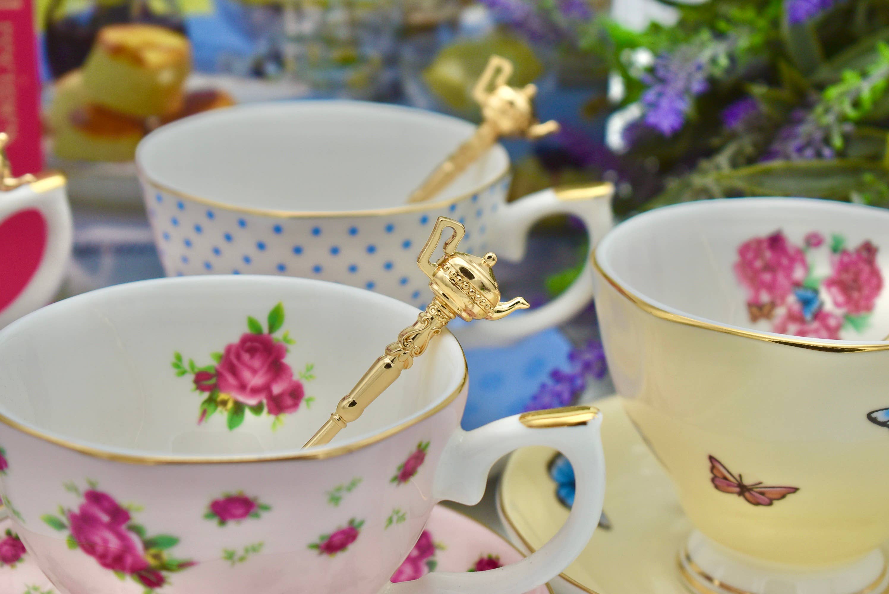 All Little Cute Things – Großhandel Esslöffel (Besteck) – Goldbeschichtete Löffel mit Teekannen-Griff im Geschenkset4