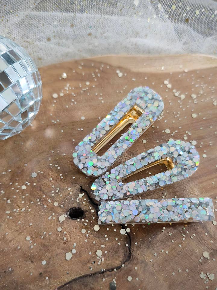 Barrette résine Boule à facette pour la vente par Les Noeuds de Maman