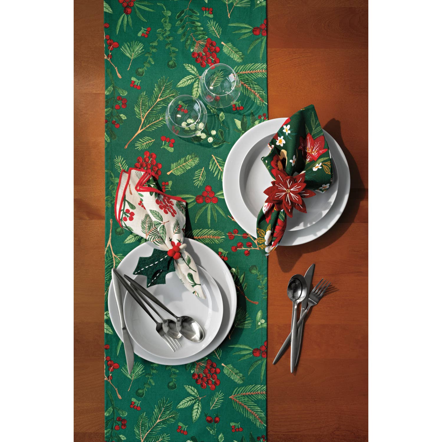 Danica Brands - Wholesale Table Runner - Now Designs Amaryllis Christmas Runner3