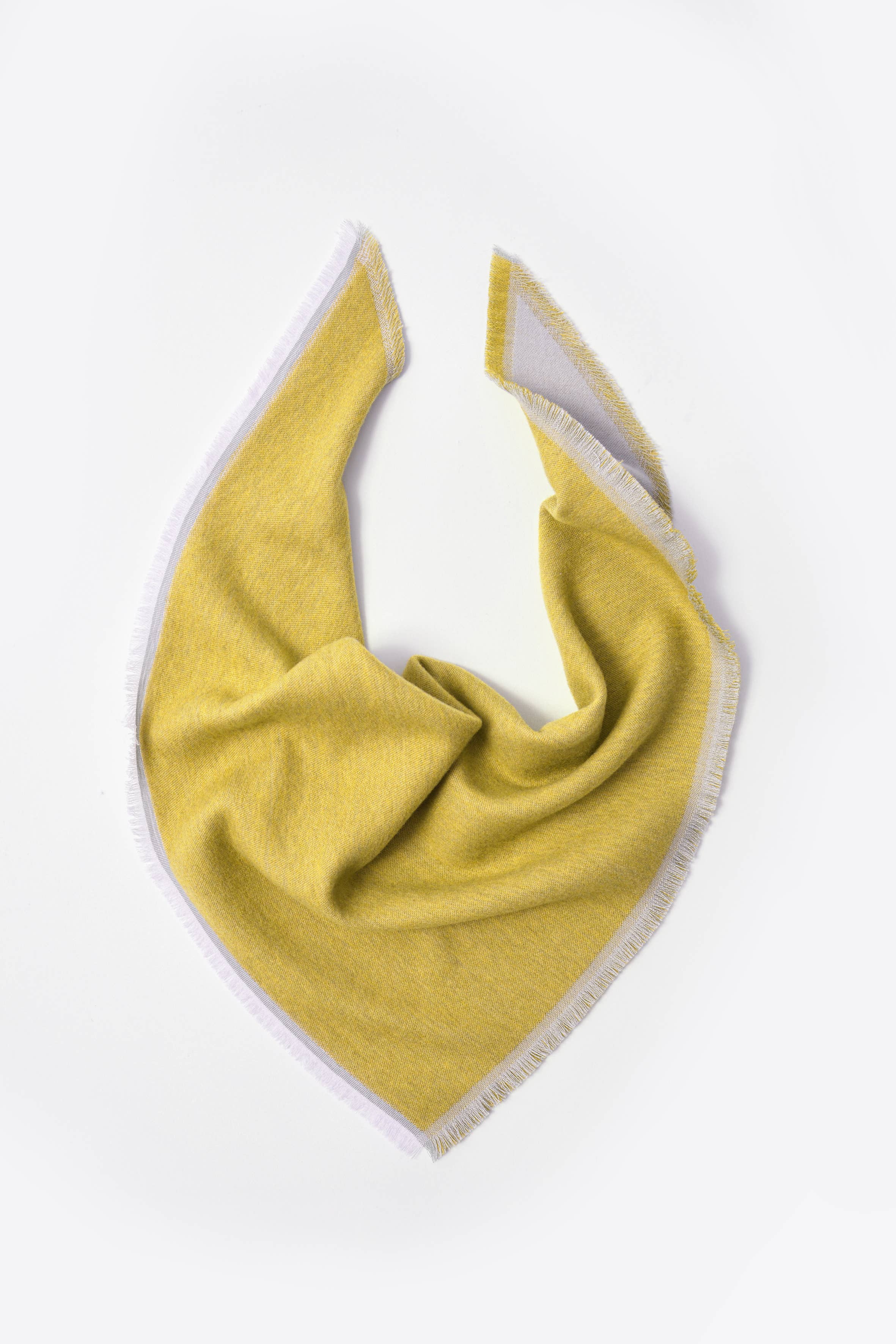 Abstract - Vente Bandana – femme - Bandana triangulaire en laine avec petites franges8