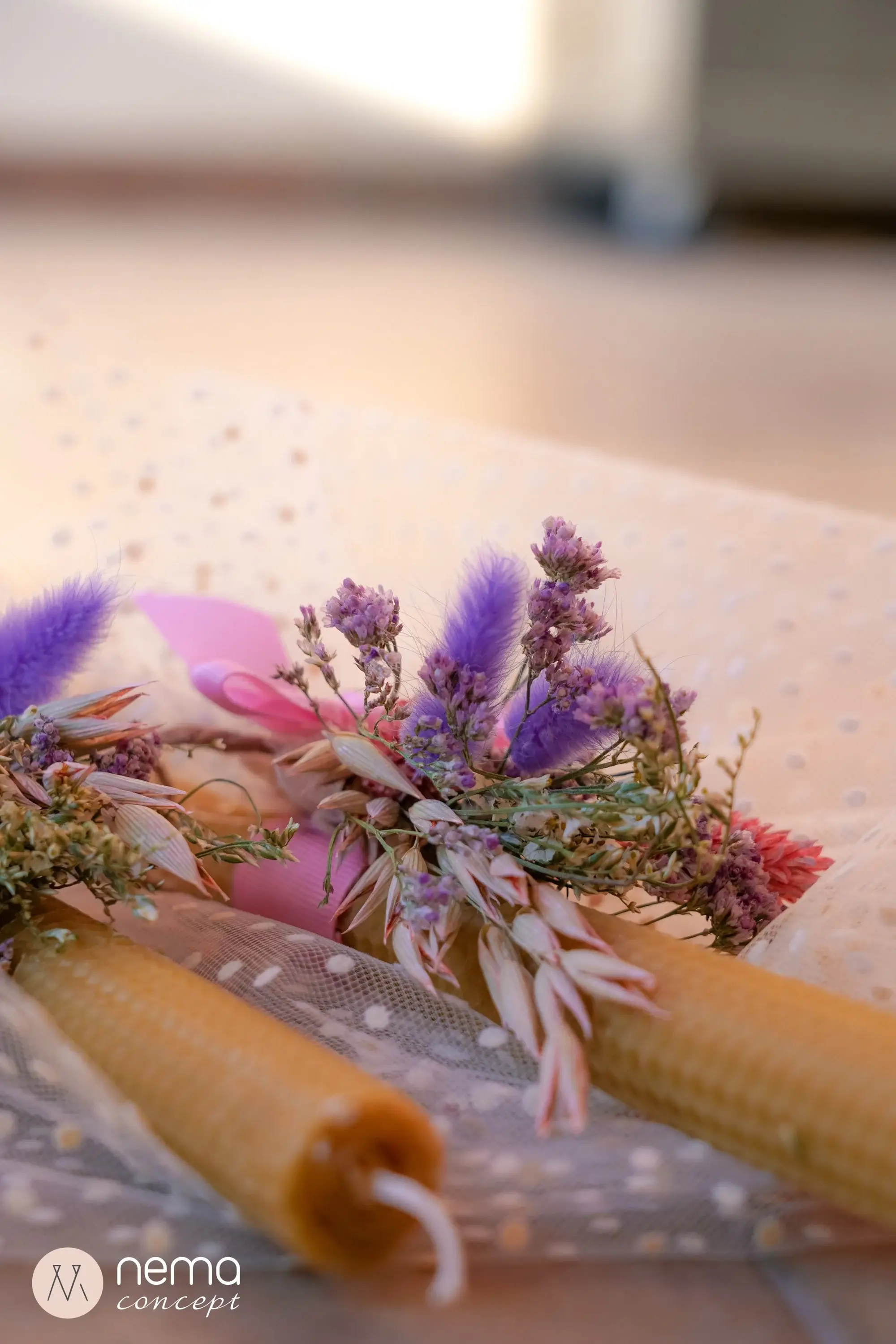 Nema Concept – Vela/castiçal cónico por atacado – Velas de cera de abelha para Páscoa com flores secas5