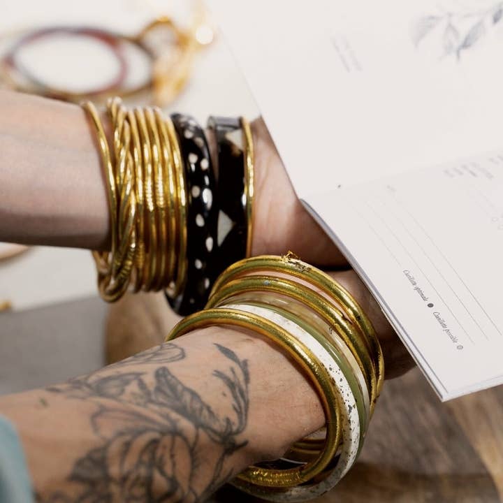 JolieJulie-MaLune-VentiLLo - Wholesale Bangle Bracelet - Chocolate Horn Bracelet No.30 - 3mm1