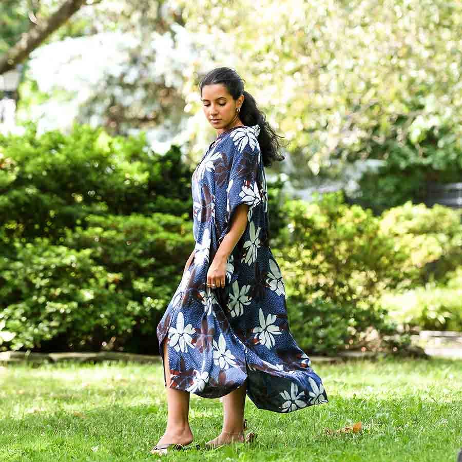 Ichcha – Engroshandel Kjole - Dame – Kaftankjole - Indigo Block Print Modal med knapper | Kamala1