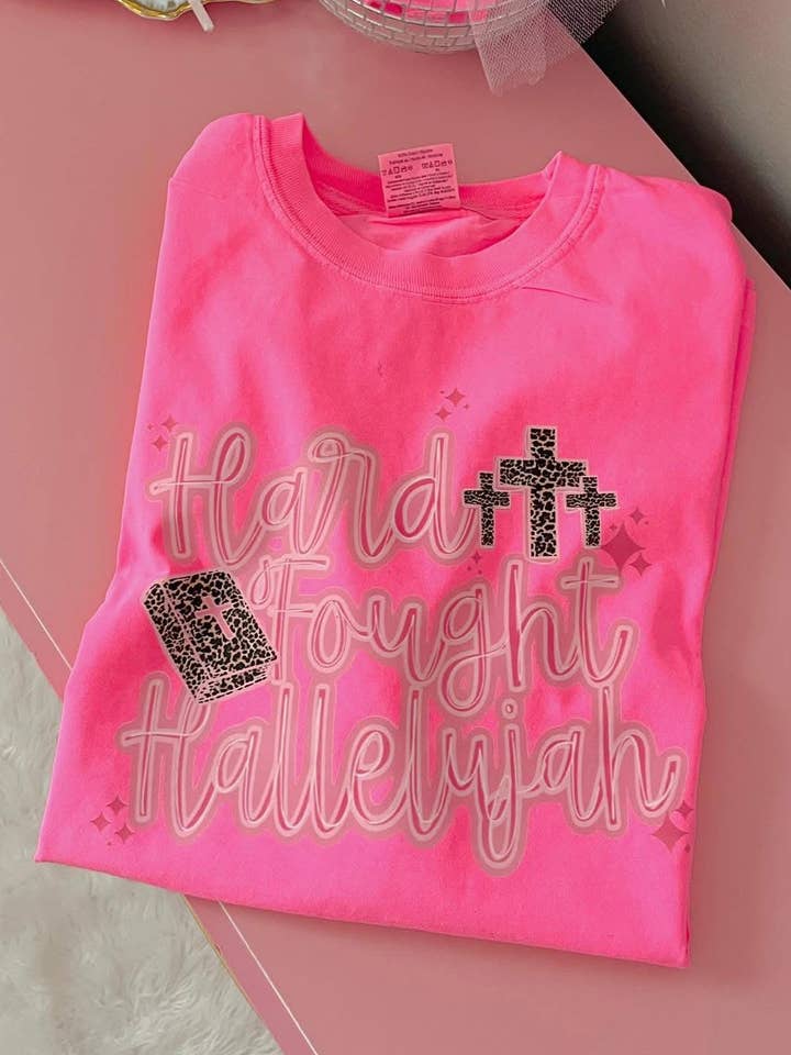 Kurzarm-T-Shirt "Hard Fought Hallelujah" für den Großhandel von Front Porch Boutique