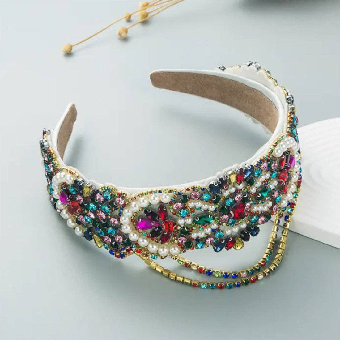 SORTIERT Perlenfarbene Kristallkette Dekor Stirnband HB1227-50 (11 Stück) für den Großhandel auf Faire2