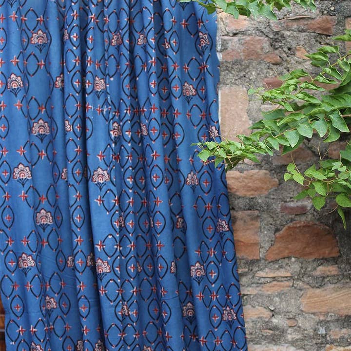 Handblocktryckt gardin, indigoblå bomullspanel | Jodha för wholesale av Ichcha