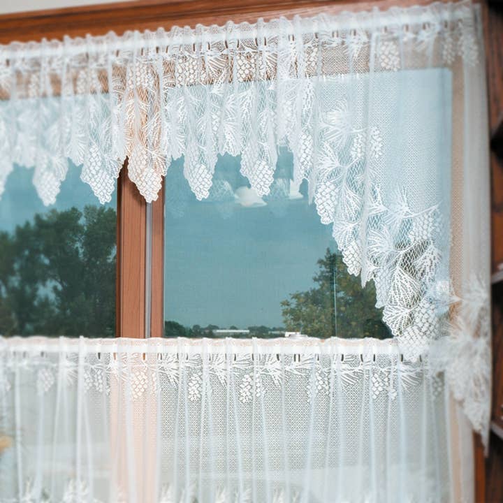 Paire de rideaux en dentelle blanche transparente Woodland 68x40 pour la vente par Heritage Lace