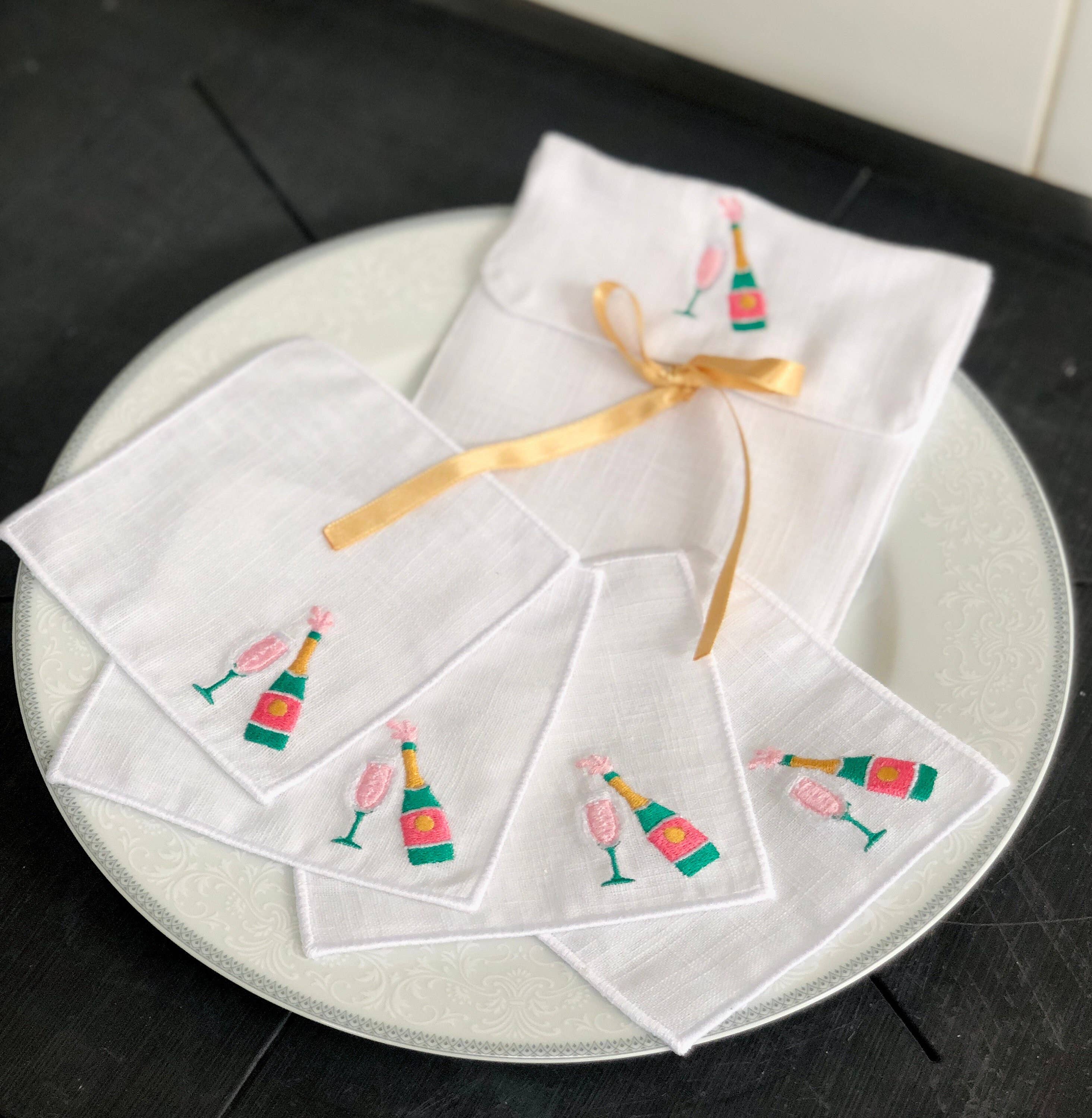 Belle Linen – Guardanapo e pano de jantar por atacado – Conjunto de 4 Guardanapos de Cocktail de Champanhe de Celebração1