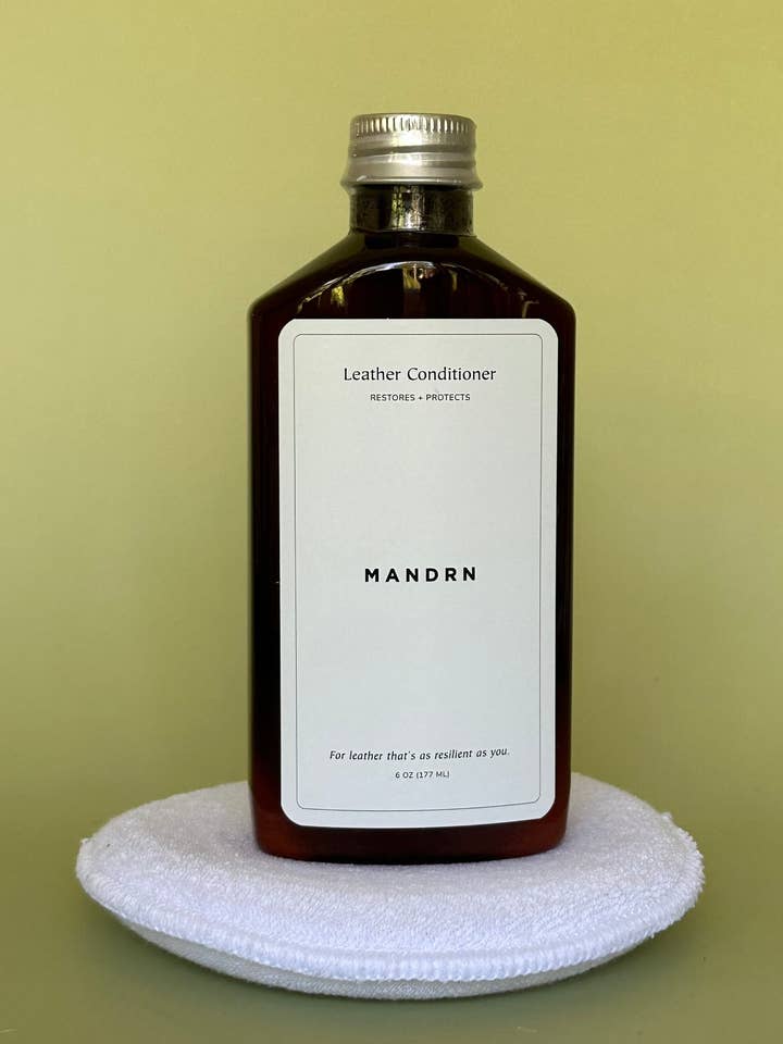 Après-shampoing cuir pour la vente par MANDRN