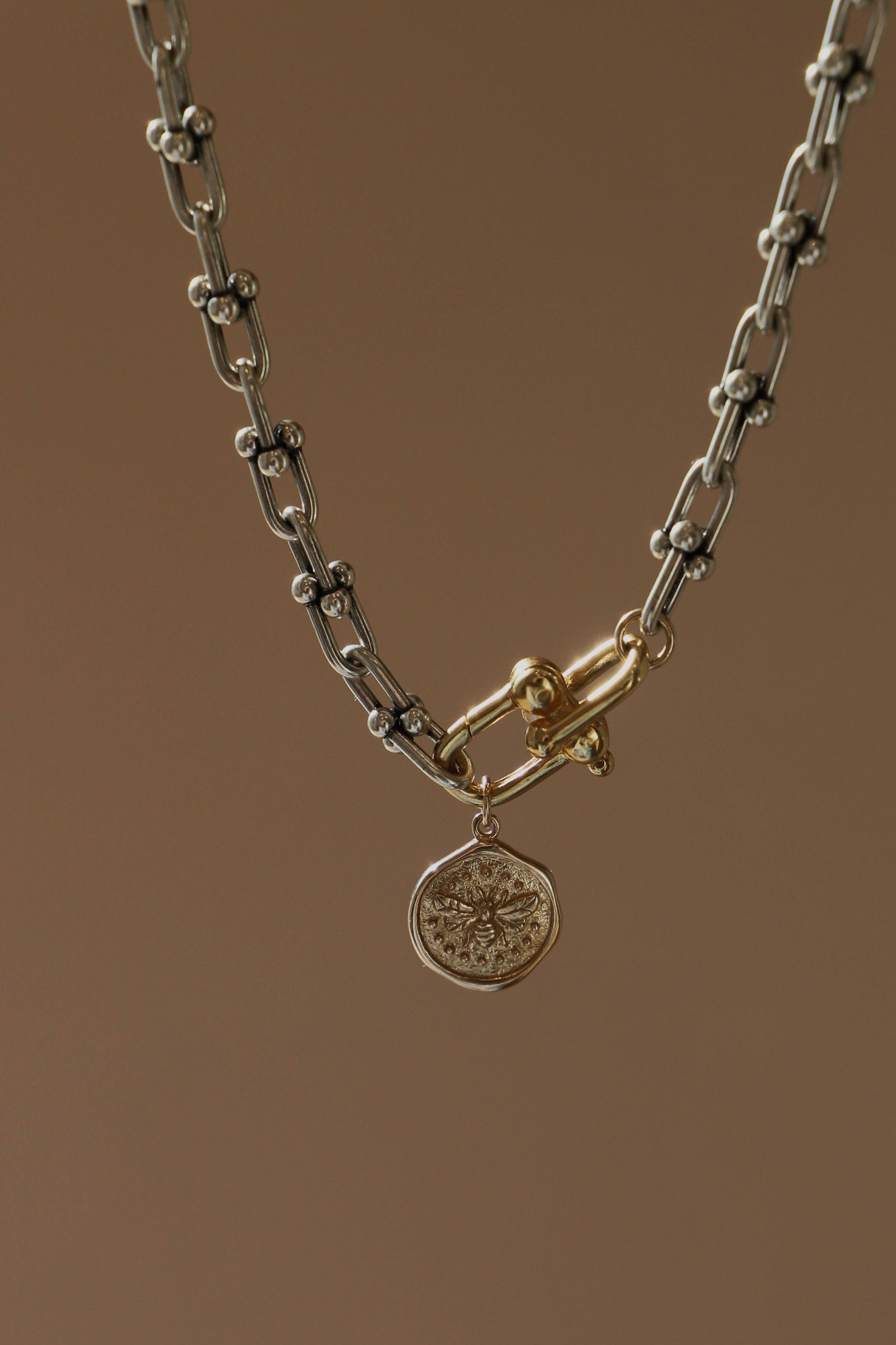 Katie Waltman Jewelry – wholesale Individual charm/pendant – WAX SEAL BEE CHARM3