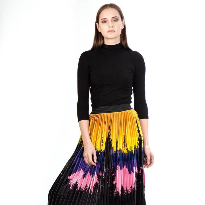 Jupe Midi Plissée en Velours avec Imprimé Forêt au Coucher du Soleil pour la vente par Lalipop Design