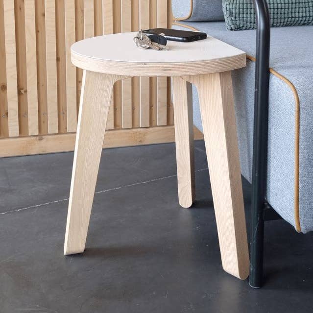 Sgabello Arbol multiuso in frassino massello eco-certificato e linoleum bio per la vendita all'ingrosso da parte di Skog Design