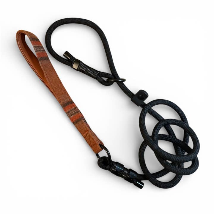 Laisse coulissante avec poignée en tweed orange pour la vente par The Dog Shack