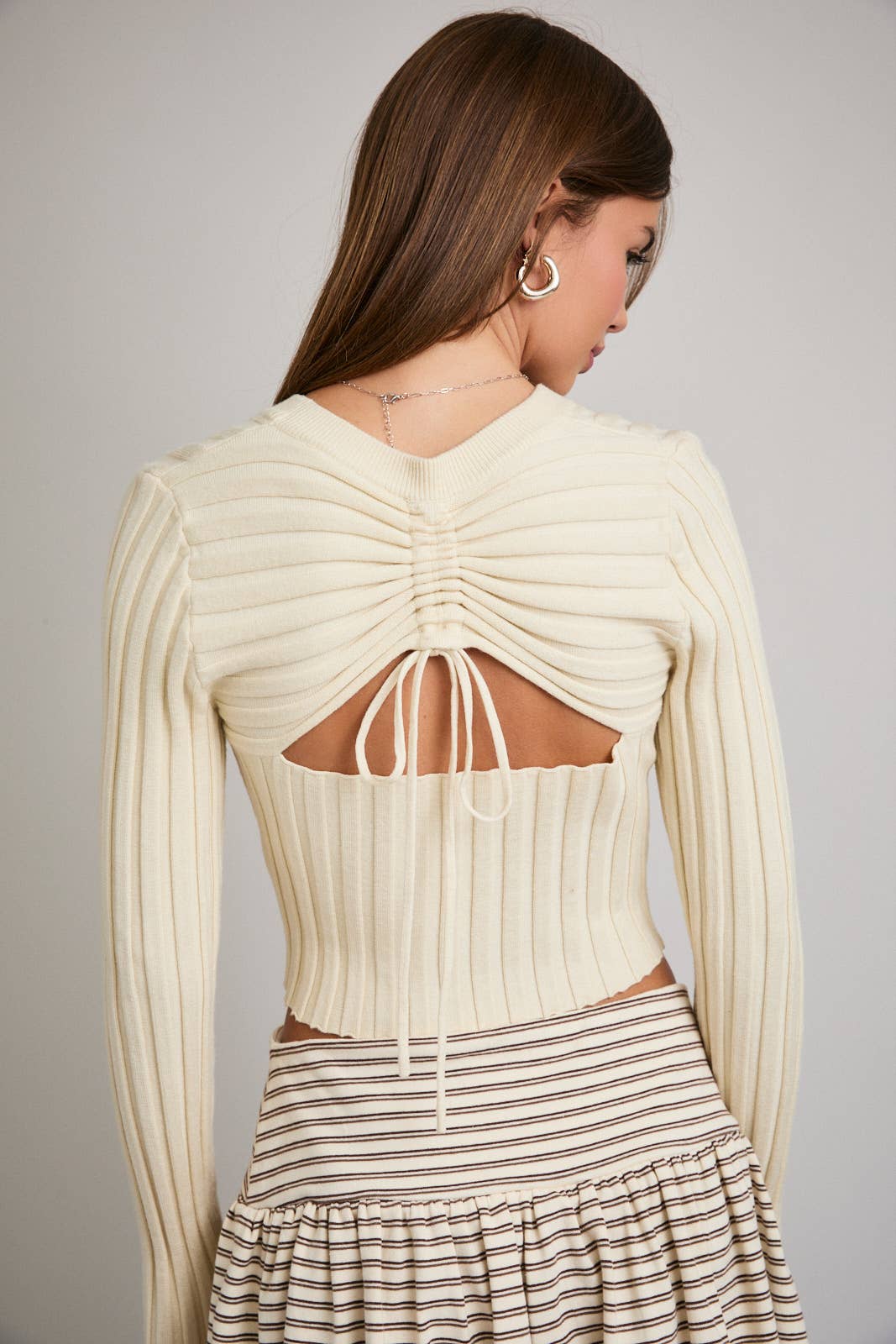 LE LIS - Wholesale Blouse - Women's - BACK SHIRRING LONG SLEEVE TOP3