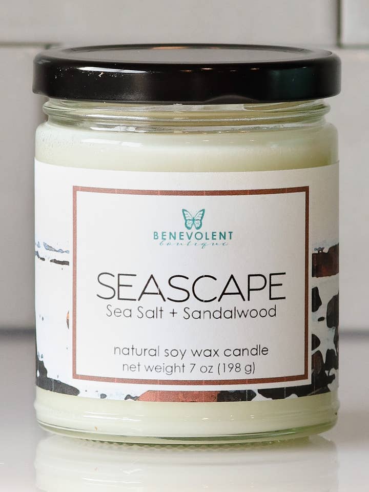 Bougie parfumée Seascape 7 oz pour la vente par The Benevolent Boutique