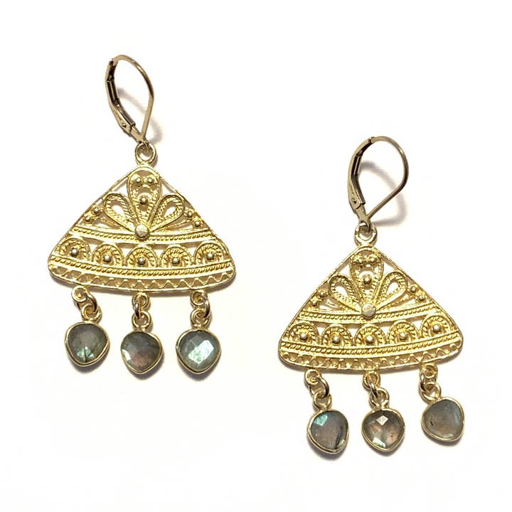Labradorite Ornate Chandelier Earrings för wholesale av Solid Design Studios