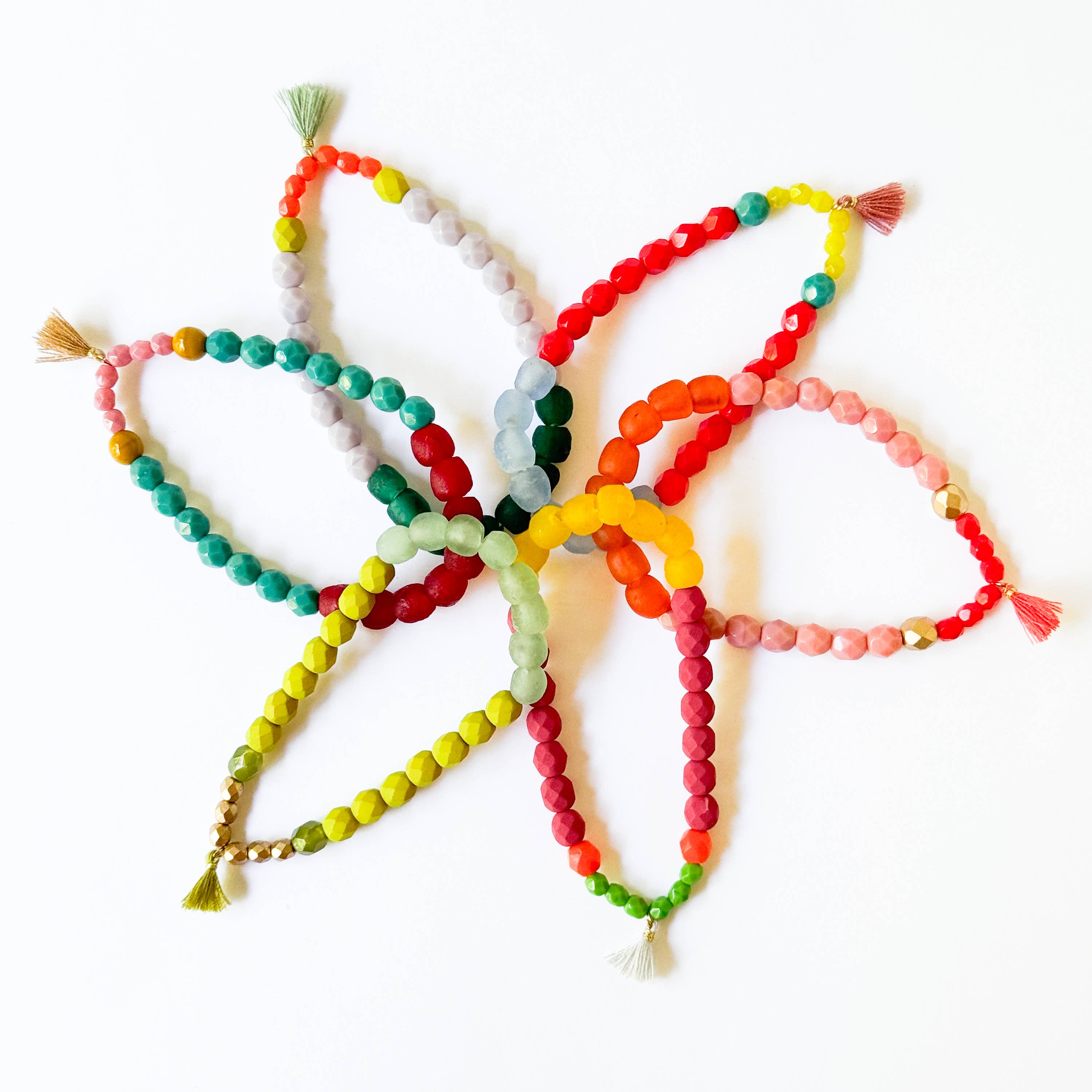 Nest Pretty Things - Vente Bracelet de perles - Bracelet en verre africain recyclé multicolore et perles mélangées 4