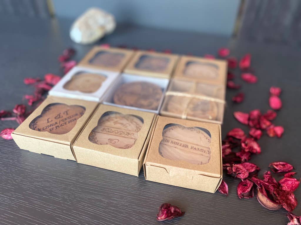 WoodCraftHaven - Vente Sous-verre - Sous-verres en bois fabriqués à la main : des cadeaux de mariage pour votre magasin9