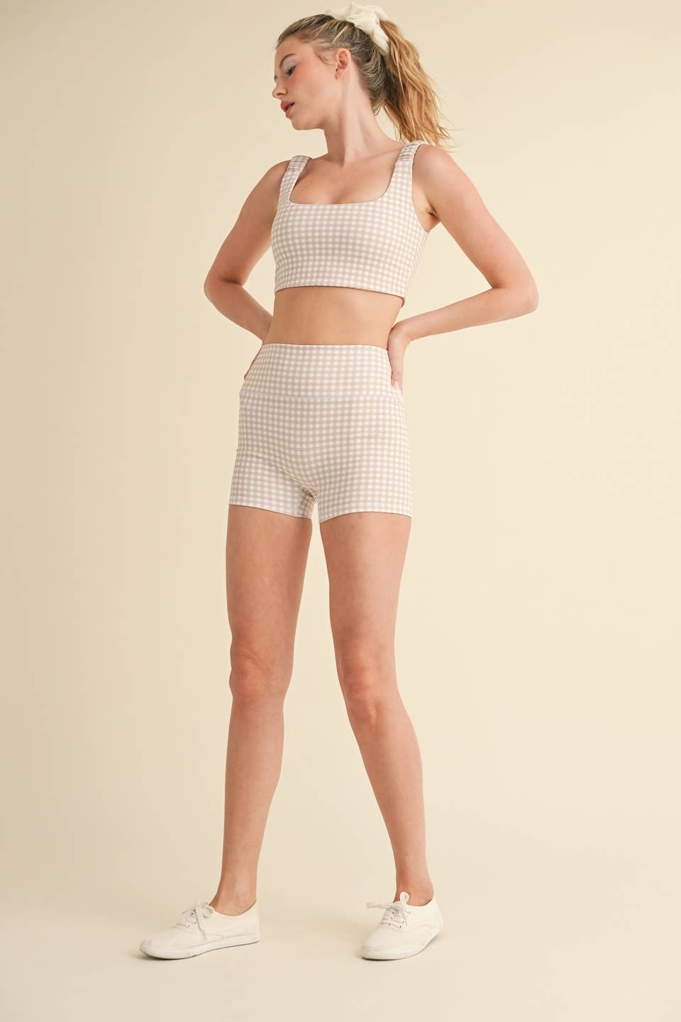 KIMBERLY C - Wholesale Sports Bra - Women's - Gingham Print Ruched Bra Top8