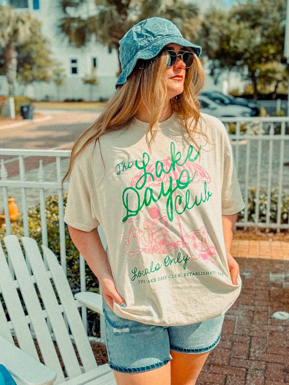 The Clandestine Underground – Großhandel T-Shirt mit Siebdruck – Unisex – Der Lake Days Club, Sommer Oversized T-Shirt1