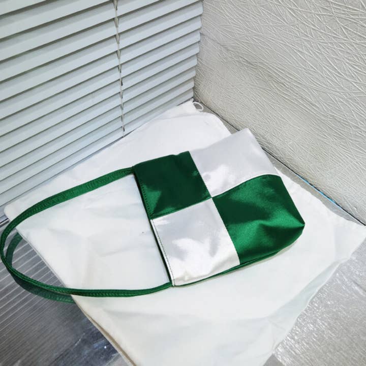 SueSilkHK – wholesale Shoulder bag – women's – Elegant Vintage Style Satin Colorblocking Women's Bag - With Featured Synthetic Fabric13